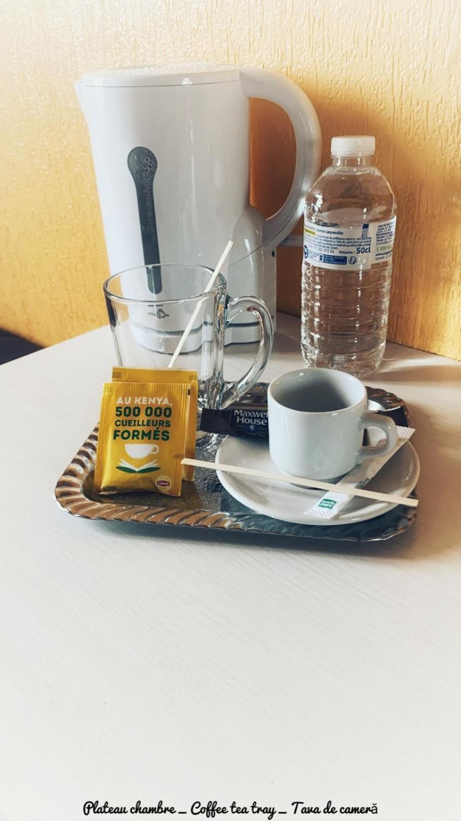 Montdidier Hotel الغرفة الصورة